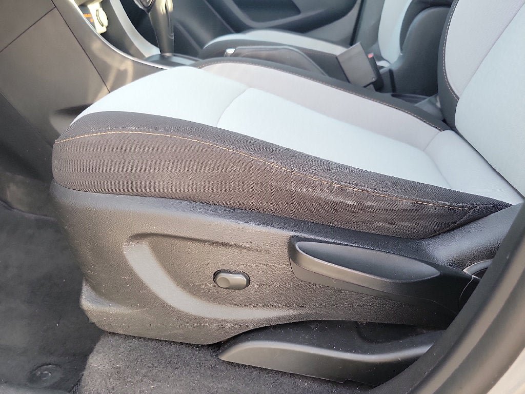 Used 2020 Chevrolet Trax LS FWD image 12