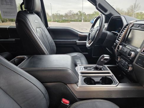 Used 2015 Ford F150 Platinum w/ Equipment Group 701A Luxury image 33