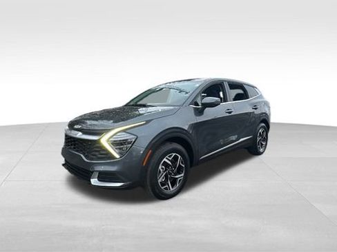 Used 2024 Kia Sportage LX image 2