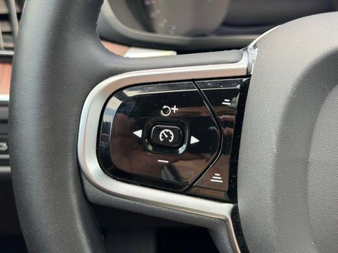 Used 2023 Volvo XC60 B5 Plus w/ Climate Package AWD/4WD image 19