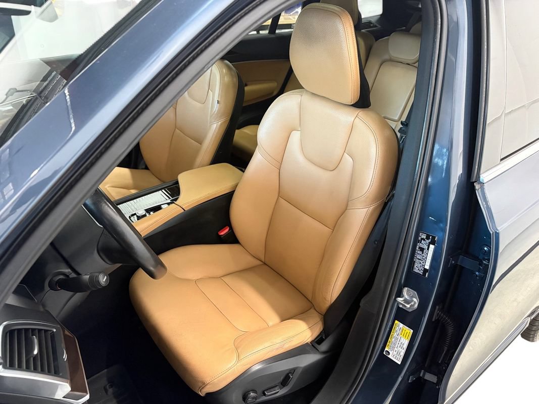 Used 2019 Volvo XC90 T8 Momentum w/ Protection Package AWD/4WD image 10