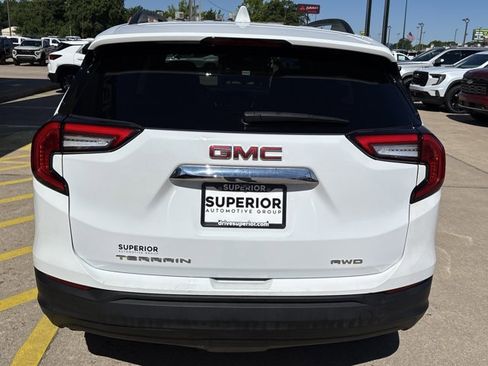 Used 2023 GMC Terrain SLE w/ Driver Convenience Package AWD/4WD image 4