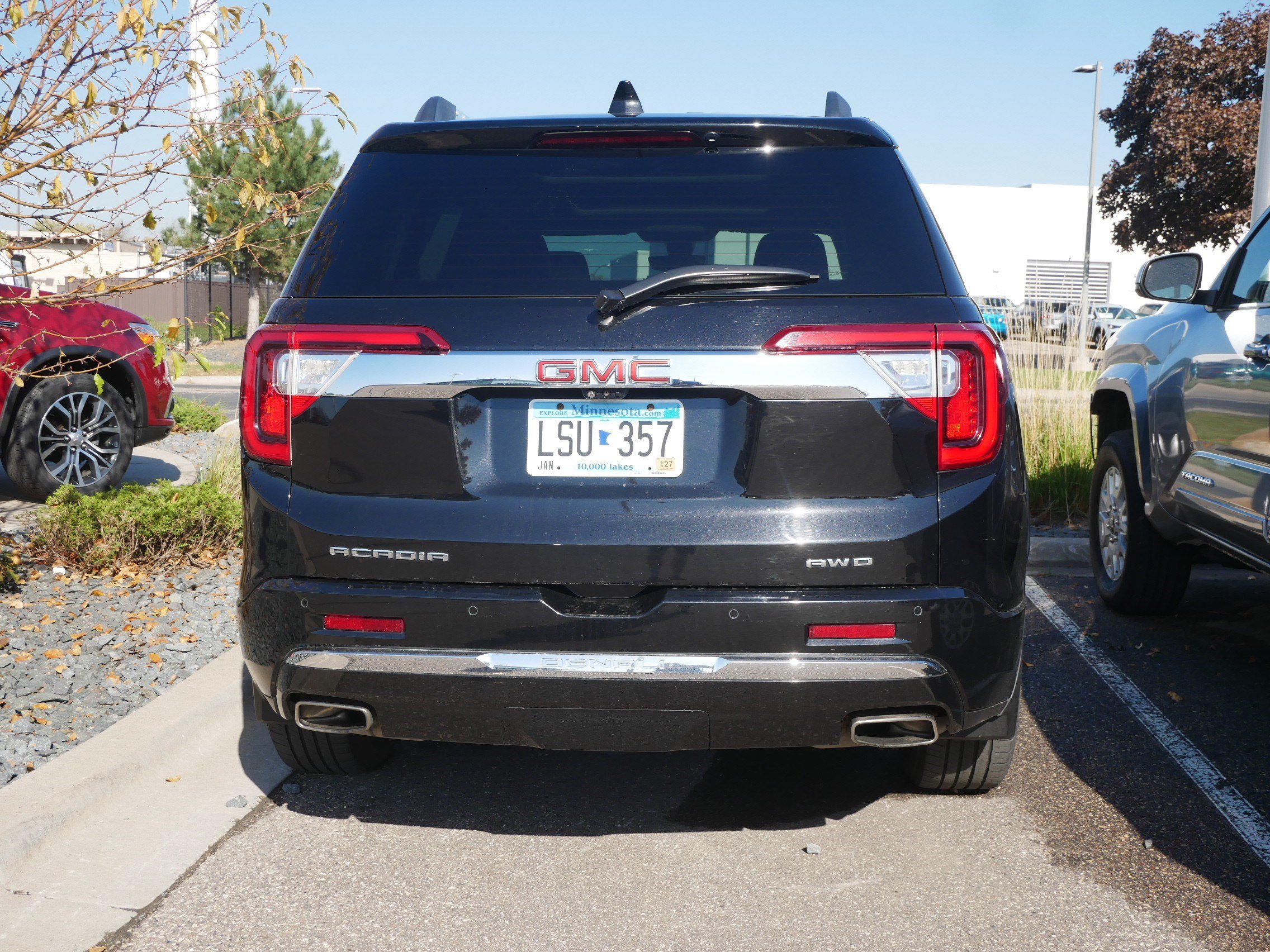 Used 2021 GMC Acadia Denali w/ Denali Technology Package AWD/4WD image 5