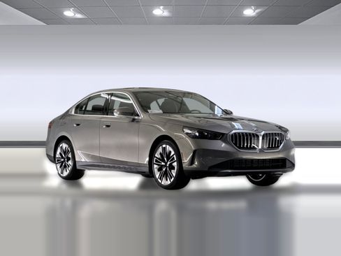 New 2026 BMW 530i w/ Premium Package RWD image 7