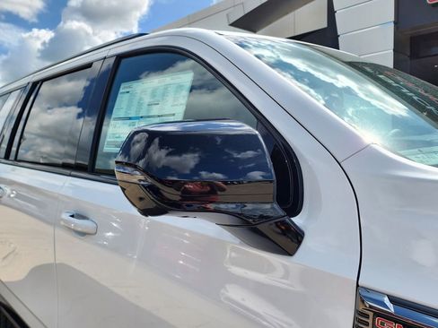 New 2026 GMC Yukon XL AT4 w/ AT4 Premium Plus Package AWD/4WD image 10