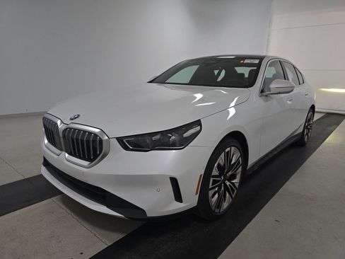 Used 2025 BMW 540i xDrive image 1