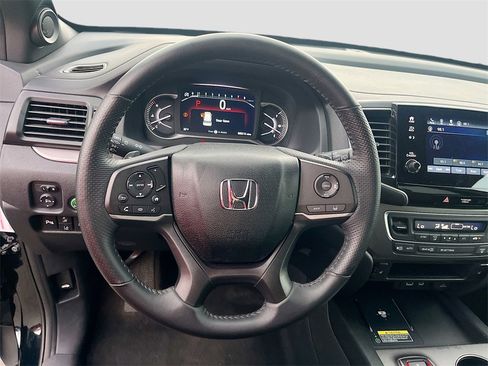 Used 2024 Honda Passport EX-L image 11