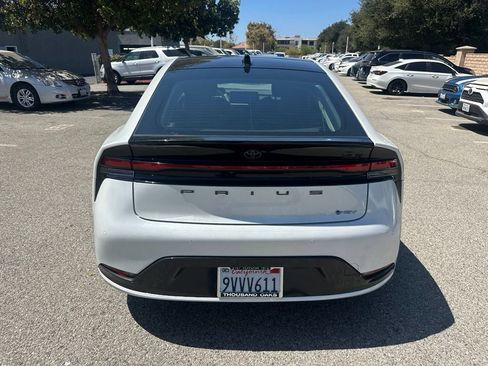 Used 2026 Toyota Prius XLE FWD image 3