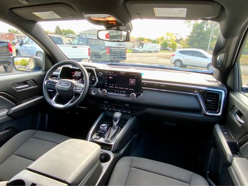 New 2025 GMC Canyon Elevation w/ Convenience Package image 37