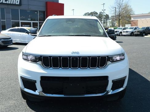 Used 2024 Jeep Grand Cherokee L Limited w/ Luxury Tech Group II image 2