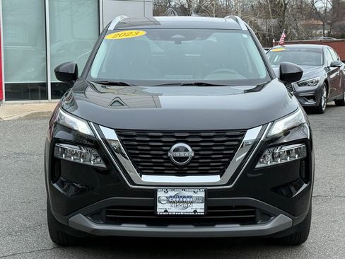 Used 2023 Nissan Rogue SV w/ SV Premium B Package image 2