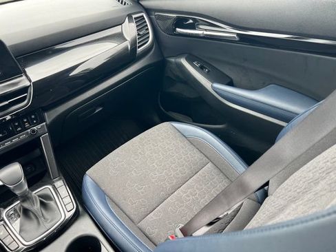 Certified 2025 Kia Seltos S AWD/4WD image 15