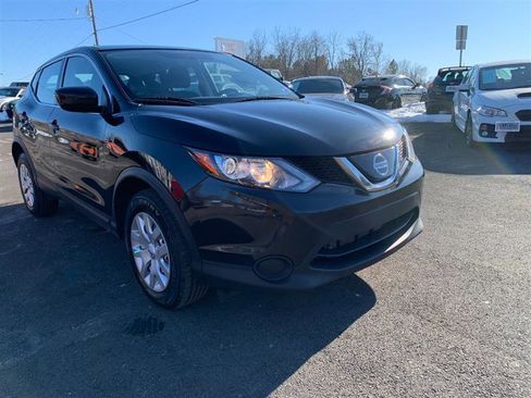 Used 2019 Nissan Rogue Sport S image 4
