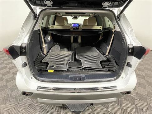 Used 2023 Toyota Highlander Platinum AWD/4WD image 21