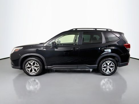 Used 2023 Subaru Forester Premium AWD/4WD image 6