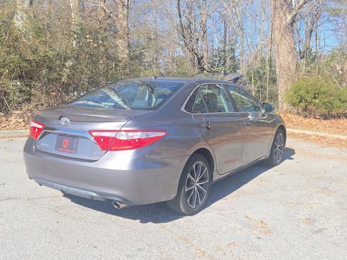 Used 2017 Toyota Camry XSE image 5