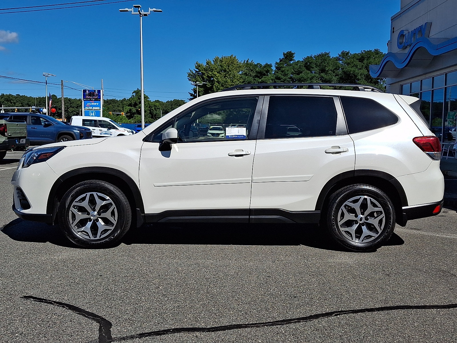 Used 2023 Subaru Forester Premium AWD/4WD image 7