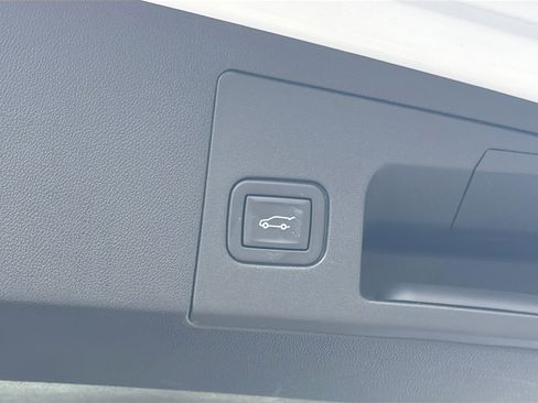 Used 2023 Cadillac XT5 Premium Luxury image 13