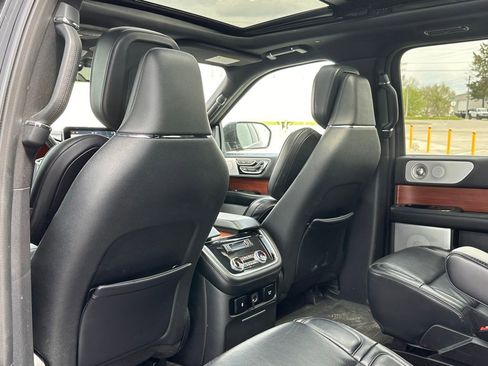Used 2019 Lincoln Navigator L Reserve AWD/4WD image 13