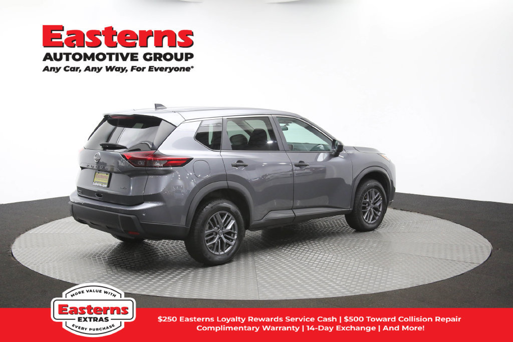 Used 2024 Nissan Rogue S AWD/4WD image 40