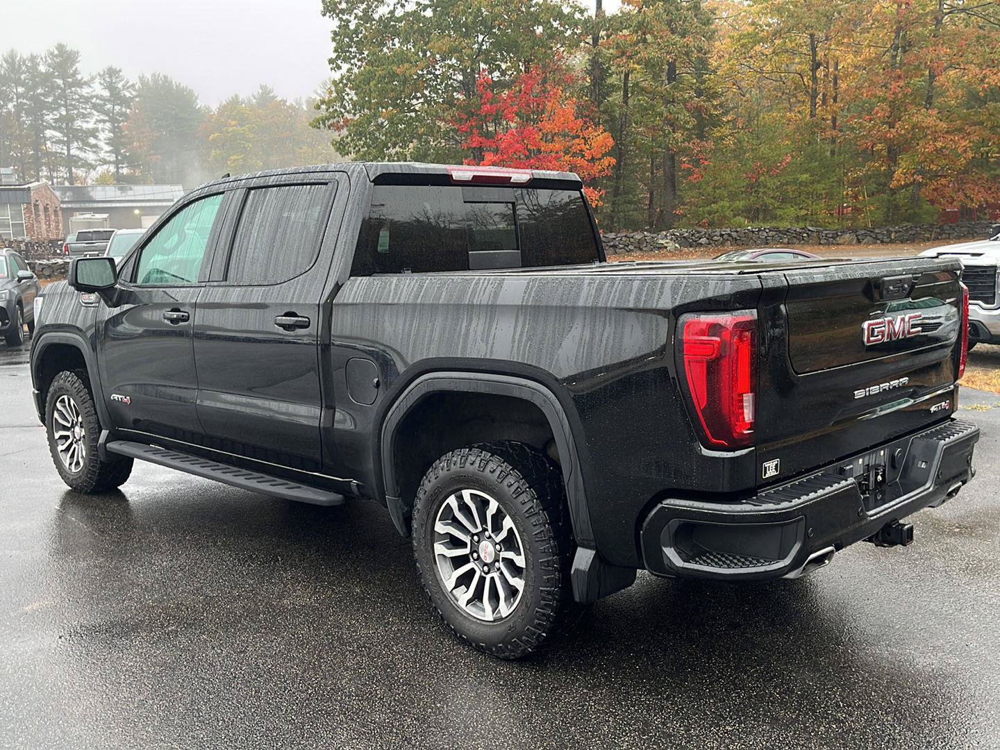 Used 2023 GMC Sierra 1500 AT4 w/ AT4 Preferred Package AWD/4WD image 3