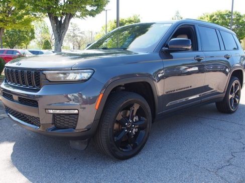 Used 2024 Jeep Grand Cherokee L Limited w/ Black Appearance Package AWD/4WD image 3
