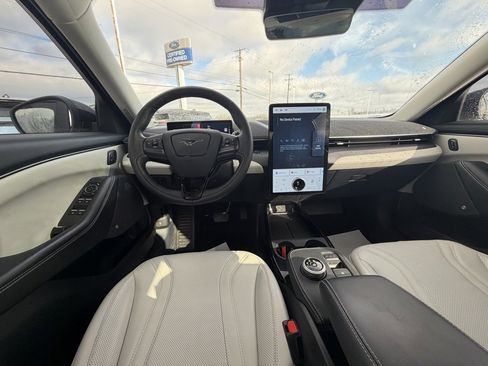 Used 2021 Ford Mustang Mach-E Premium image 14