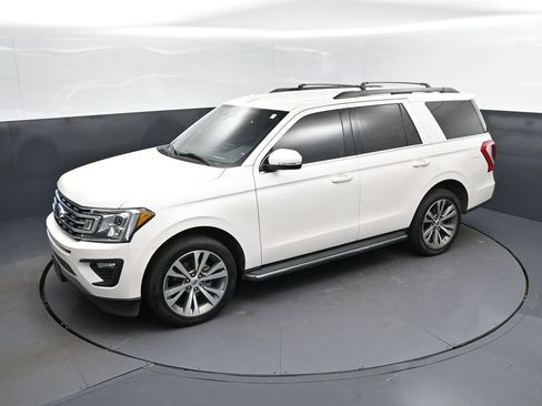 Used 2019 Ford Expedition XLT w/ Equipment Group 202A RWD image 32