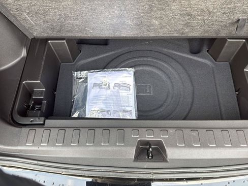 Used 2024 Chevrolet Equinox Premier w/ Redline Edition FWD image 31