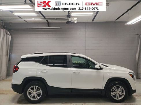 Used 2023 GMC Terrain SLE w/ Driver Convenience Package image 1