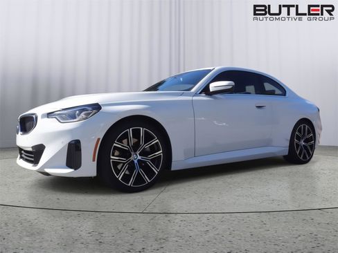 Used 2022 BMW 230i Coupe w/ Premium Package image 10