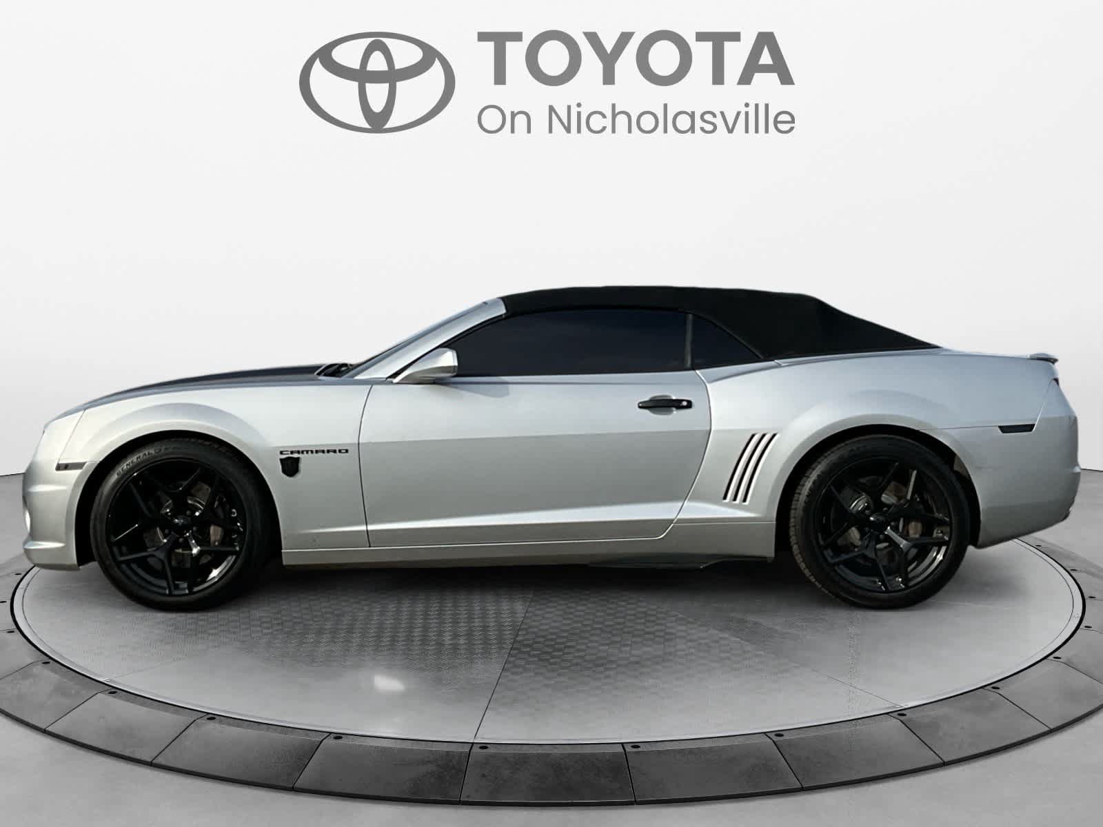 Used 2012 Chevrolet Camaro SS RWD image 10