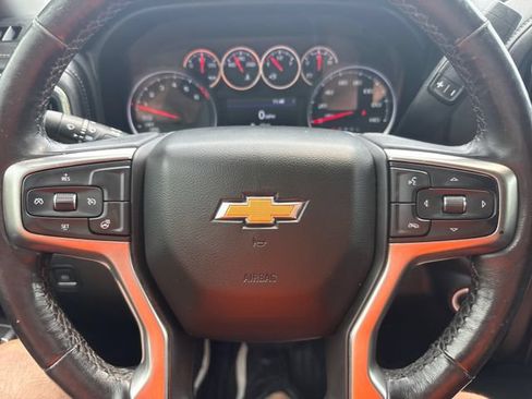 Used 2021 Chevrolet Silverado 1500 LT AWD/4WD image 25