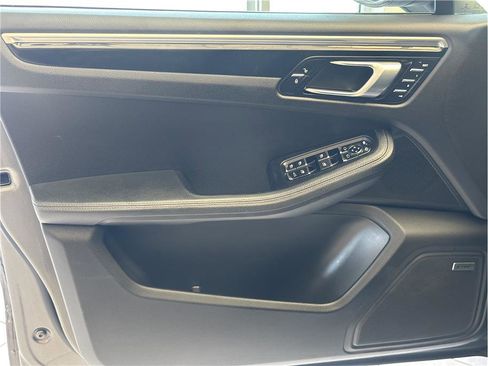 Used 2018 Porsche Macan Sport Edition image 11