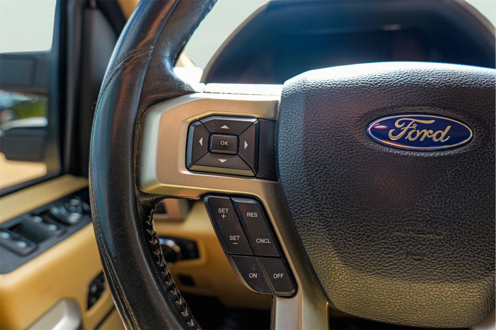 Used 2020 Ford F250 Lariat w/ Lariat Value Package AWD/4WD image 28