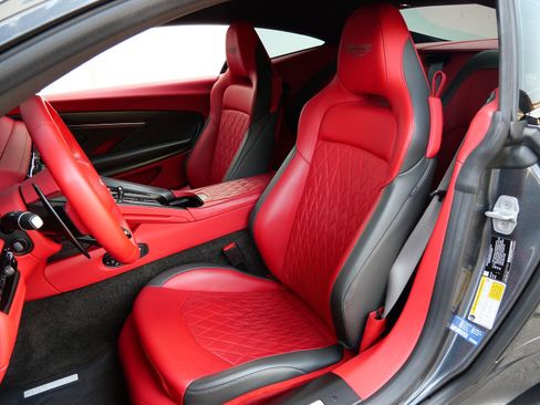 Used 2024 Aston Martin DB12 Coupe RWD image 25