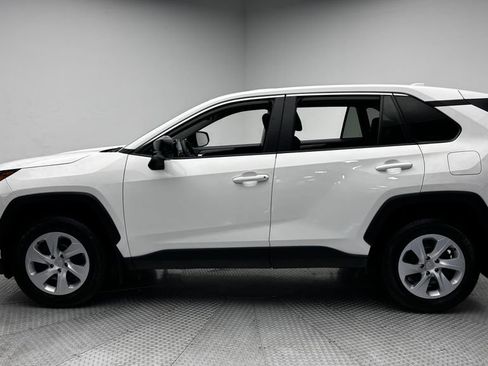 Used 2024 Toyota RAV4 LE AWD/4WD image 4