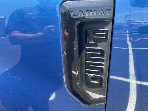 Used 2022 Ford F250 Lariat w/ Black Appearance Package AWD/4WD image 10
