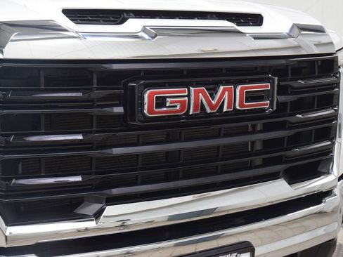 Used 2026 GMC Sierra 3500 Pro w/ Convenience Package AWD/4WD image 5