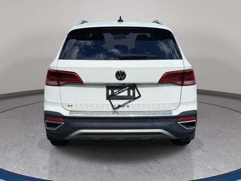 Used 2022 Volkswagen Taos SE FWD image 6