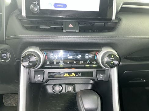 Used 2025 Toyota RAV4 XLE FWD image 20