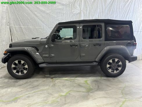 Used 2018 Jeep Wrangler Unlimited Sahara AWD/4WD image 13