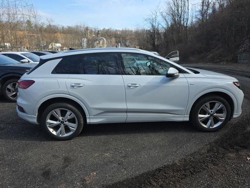 Used 2023 Audi Q4 e-tron Premium w/ 20" Wheel Package image 3