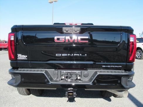 Used 2025 GMC Sierra 3500 Denali w/ Denali Reserve Package image 6
