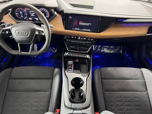 Used 2024 Audi e-tron GT Premium Plus image 12