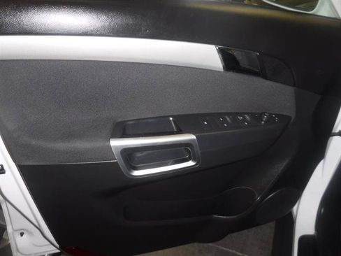 Used 2012 Chevrolet Captiva Sport LS FWD image 38