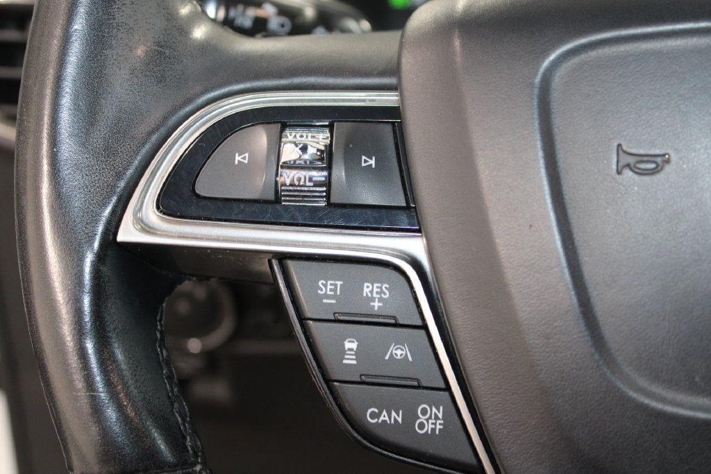 Used 2020 Lincoln Nautilus Reserve w/ Equipment Group 201A FWD image 35