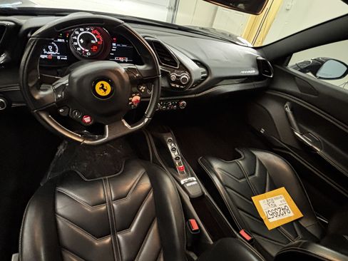 Used 2016 Ferrari 488 GTB RWD image 15