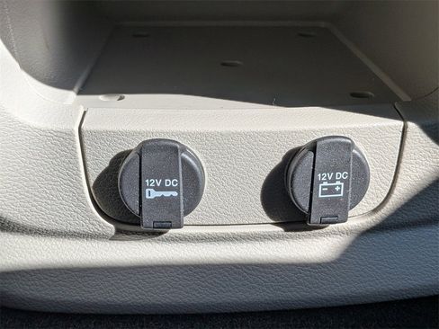 Used 2016 Dodge Grand Caravan American Value Package image 30