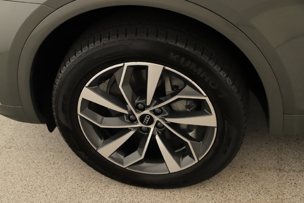 Certified 2024 Audi Q5 2.0T Premium Plus AWD/4WD image 32